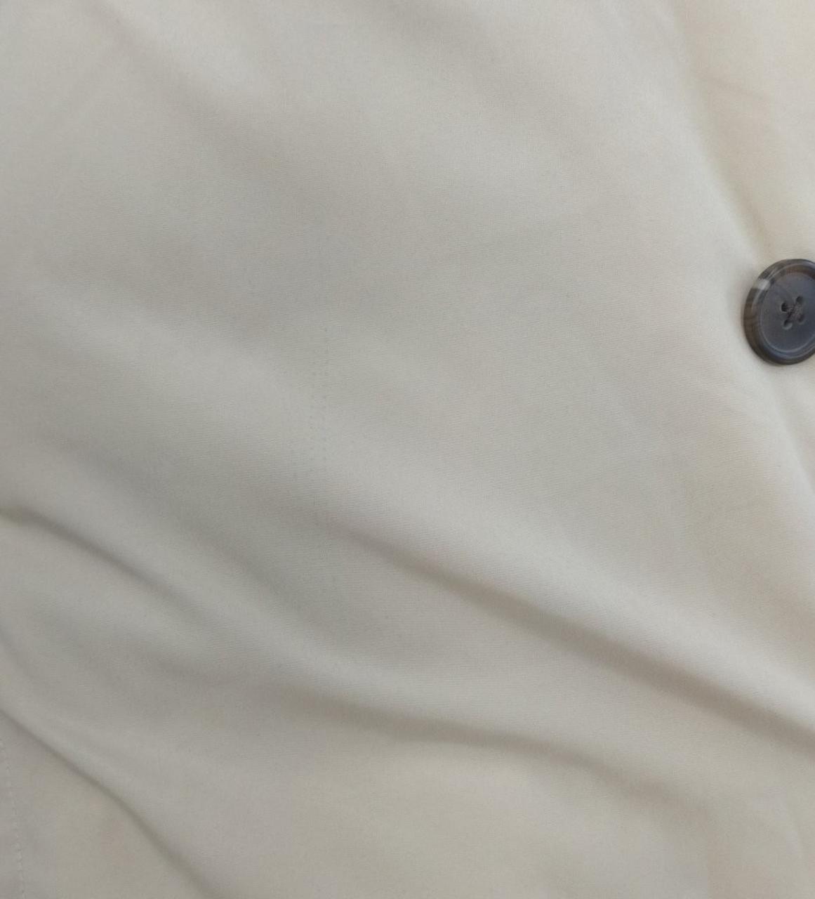 右胸部分、汚れあり。