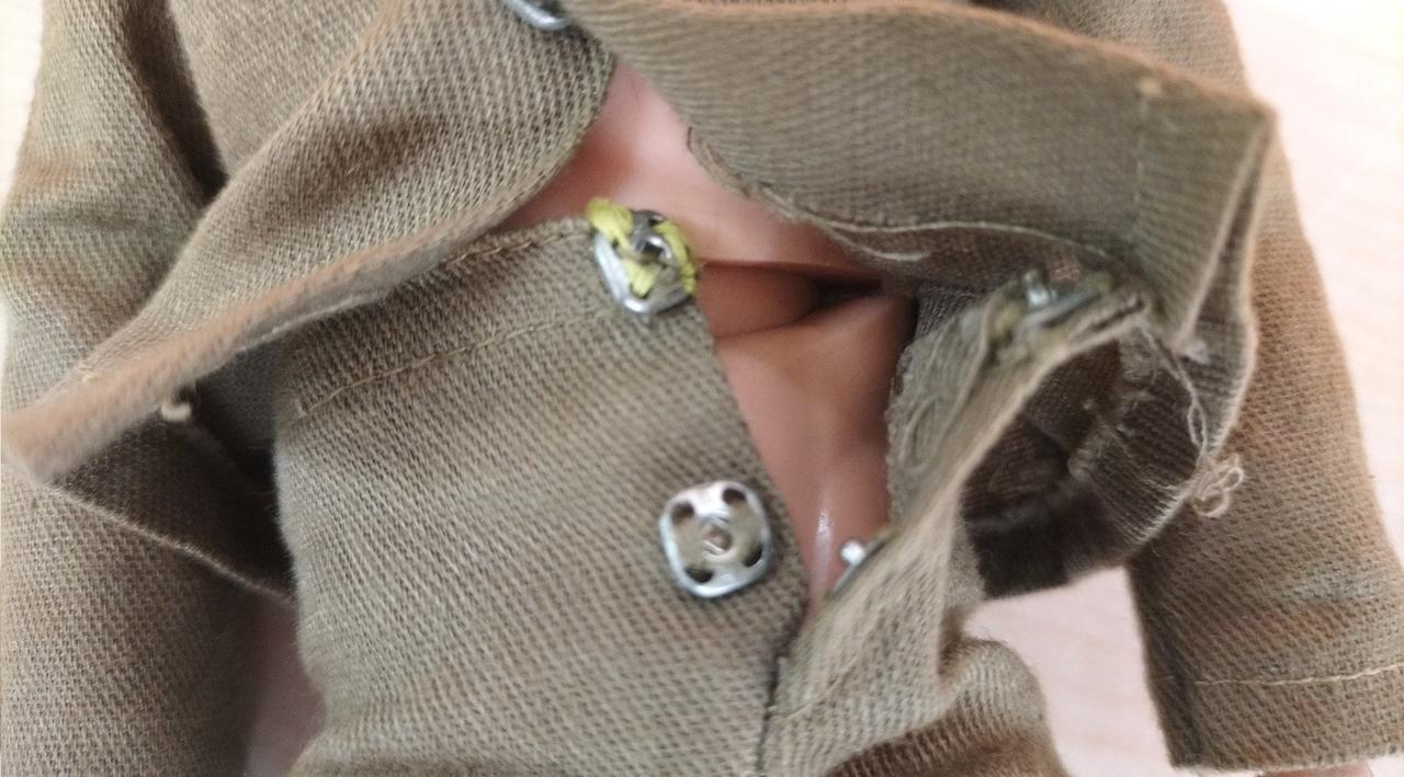 ボタン部分に補修あります