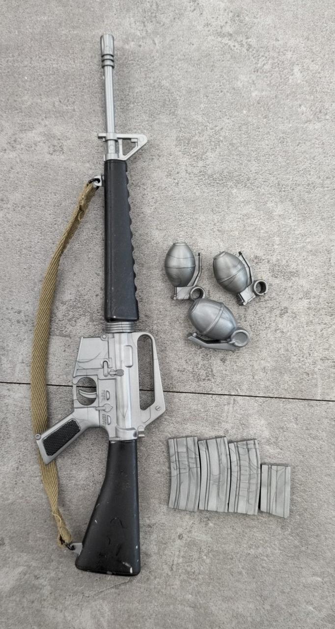 ライフルにキズございます。