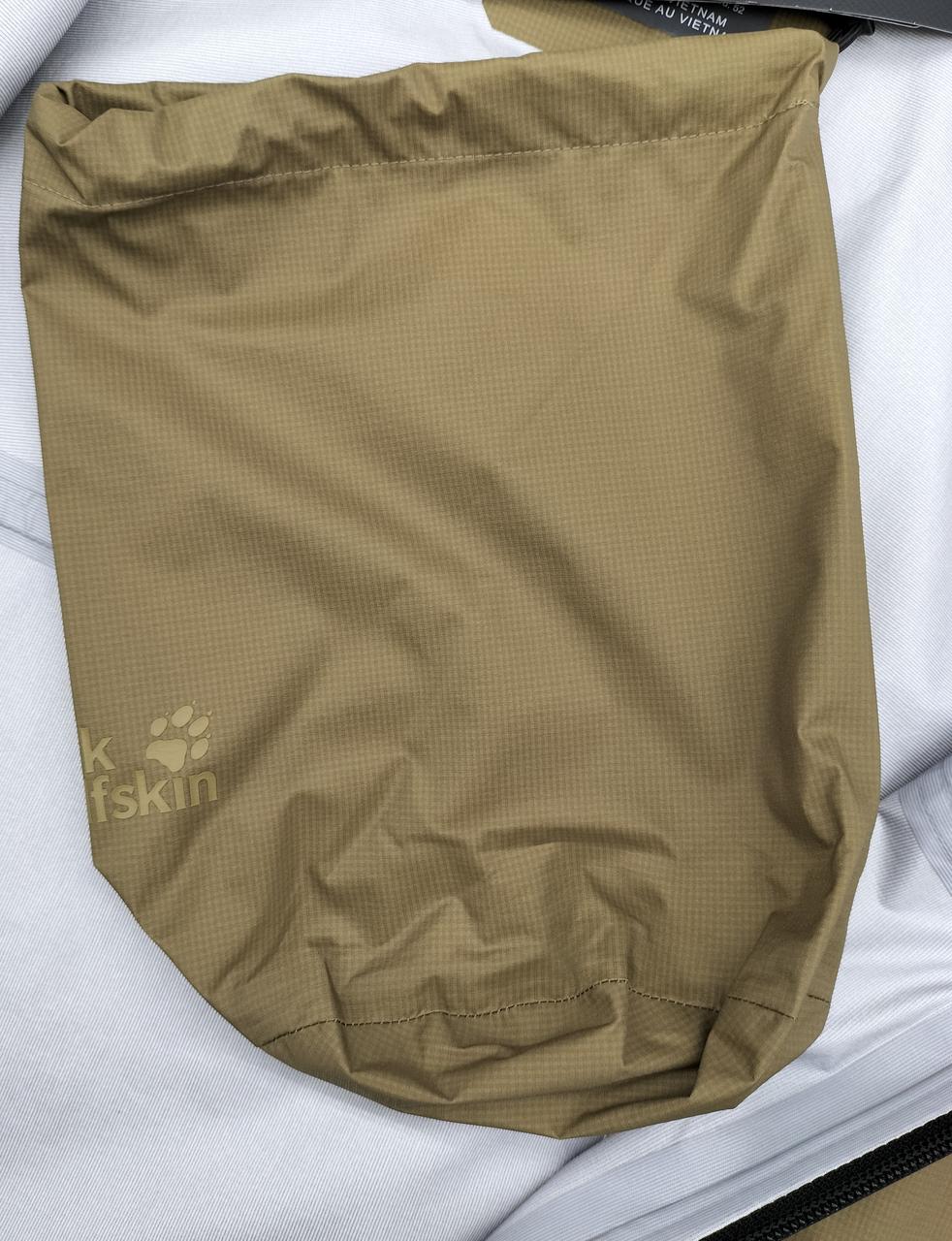 収納袋付きです