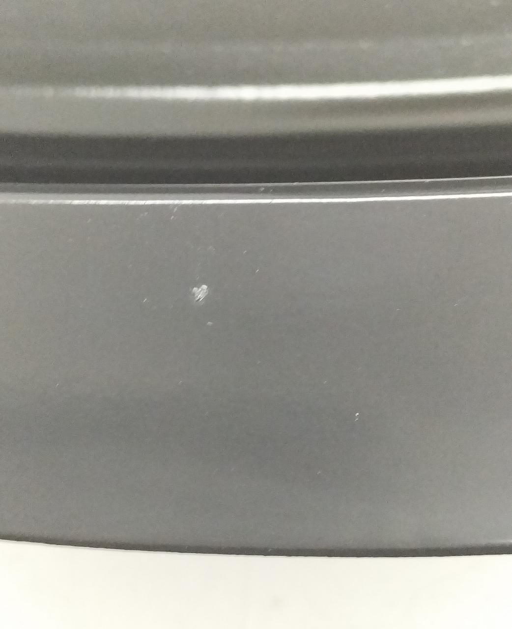 鍋のフチに少々キズあります。