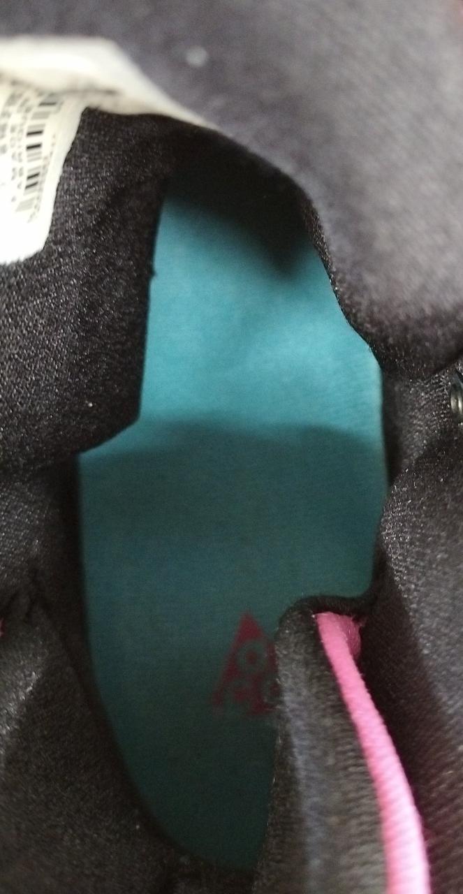 中敷きに取れない汚れや髪の毛があります