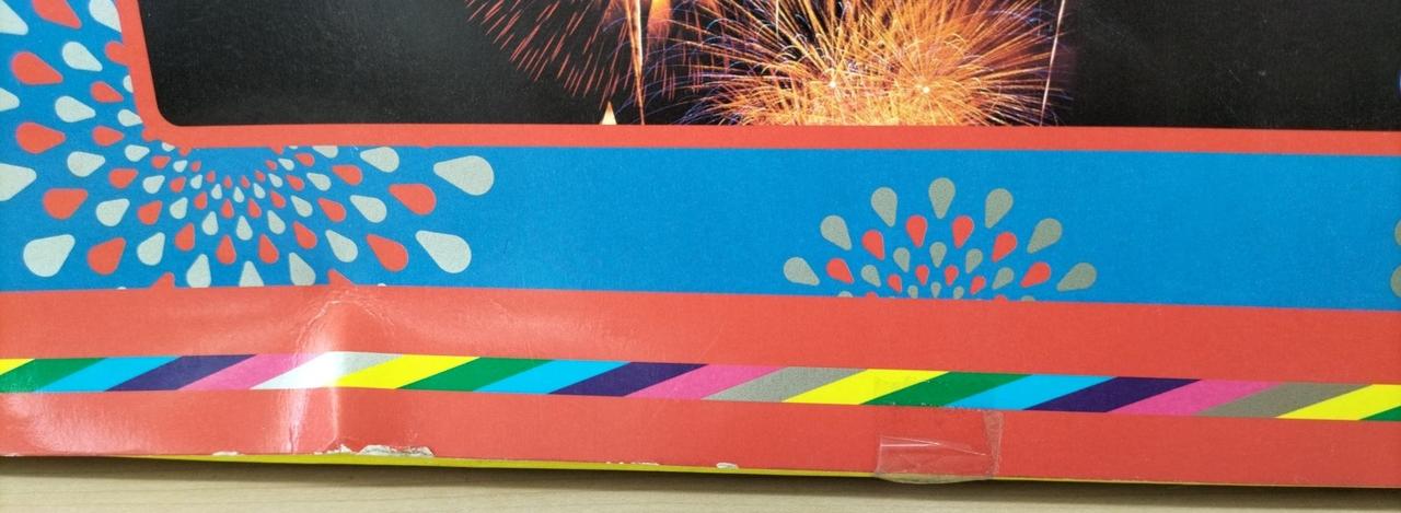 ヘコミ　テープ変色あり