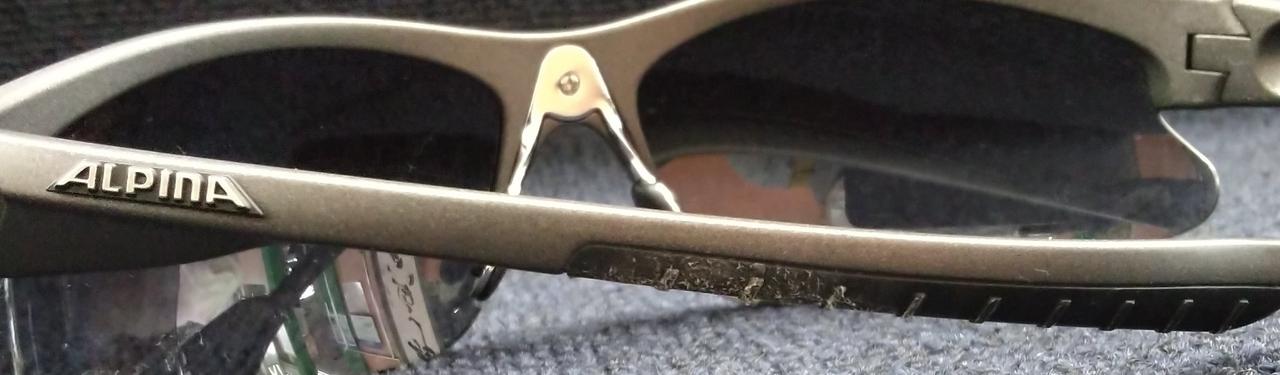 ゴム部分毛羽立ちあり