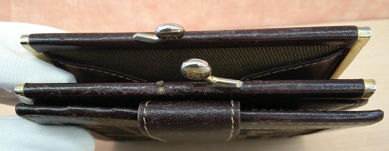 金具隣　皮のめくれあり