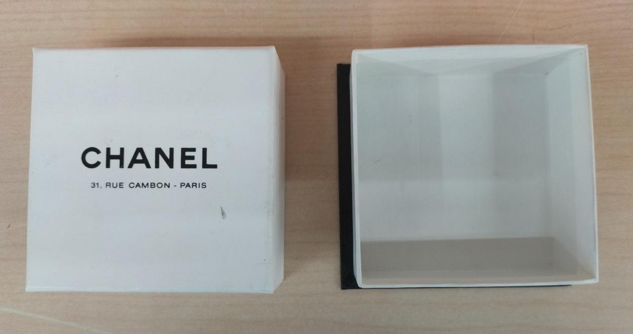 箱に汚れあります