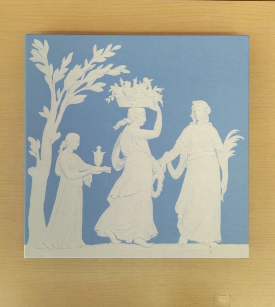 箱にキズ汚れスレハガレあります