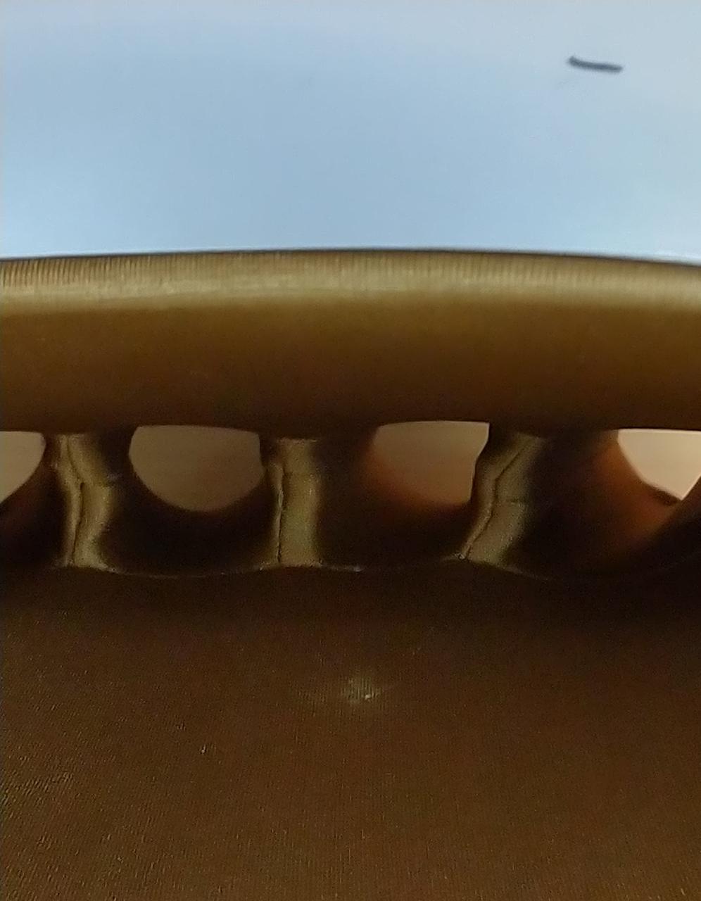 布地に少々キズあります