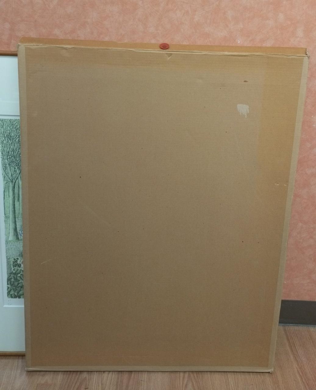 箱にキズ汚れスレ剥がれテープ貼りあります