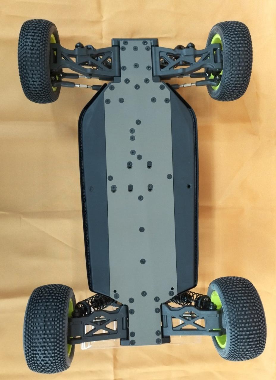 タイヤ白くなってます