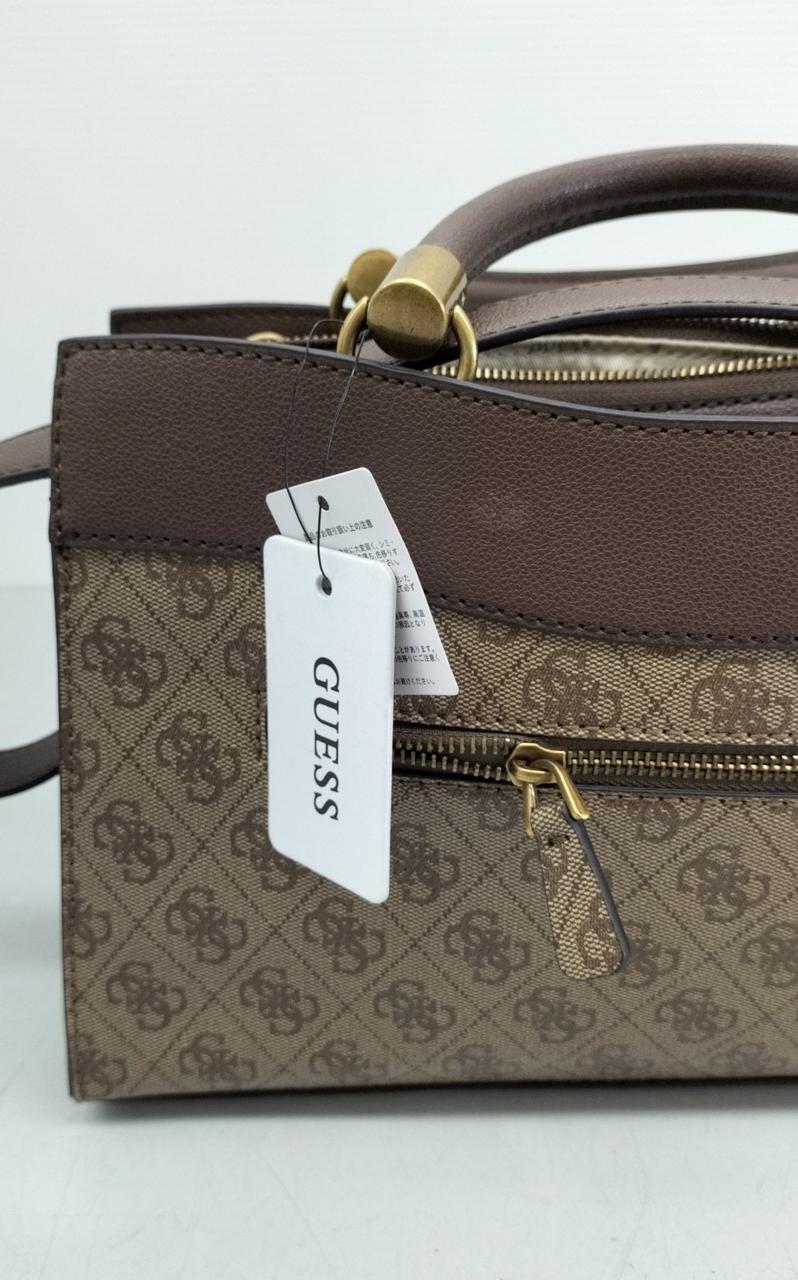 茶色合皮部分,白くなってます