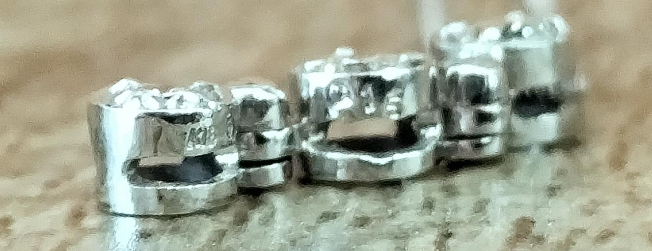 k18WG  0.15 の刻印あります