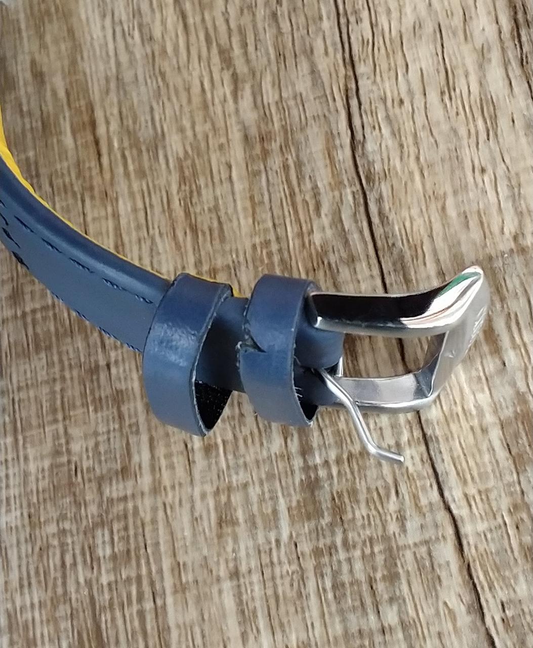 ベルト押さえ部分，破れあります