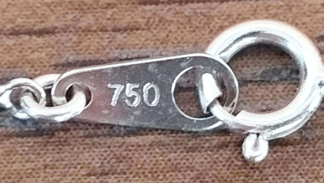 750 の刻印あります