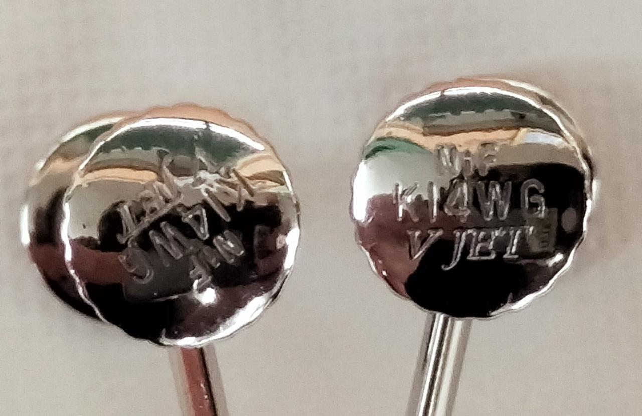 k14WG の刻印あります