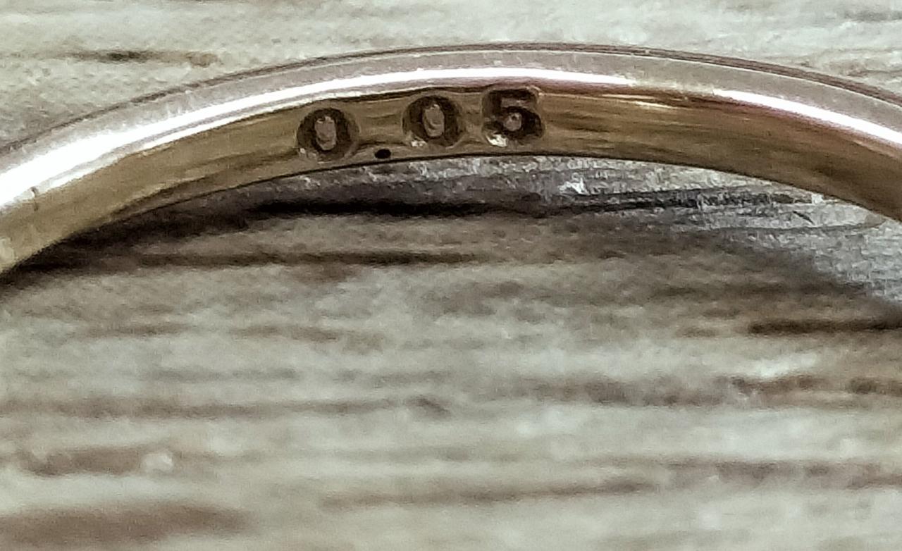 0.05 の刻印あります
