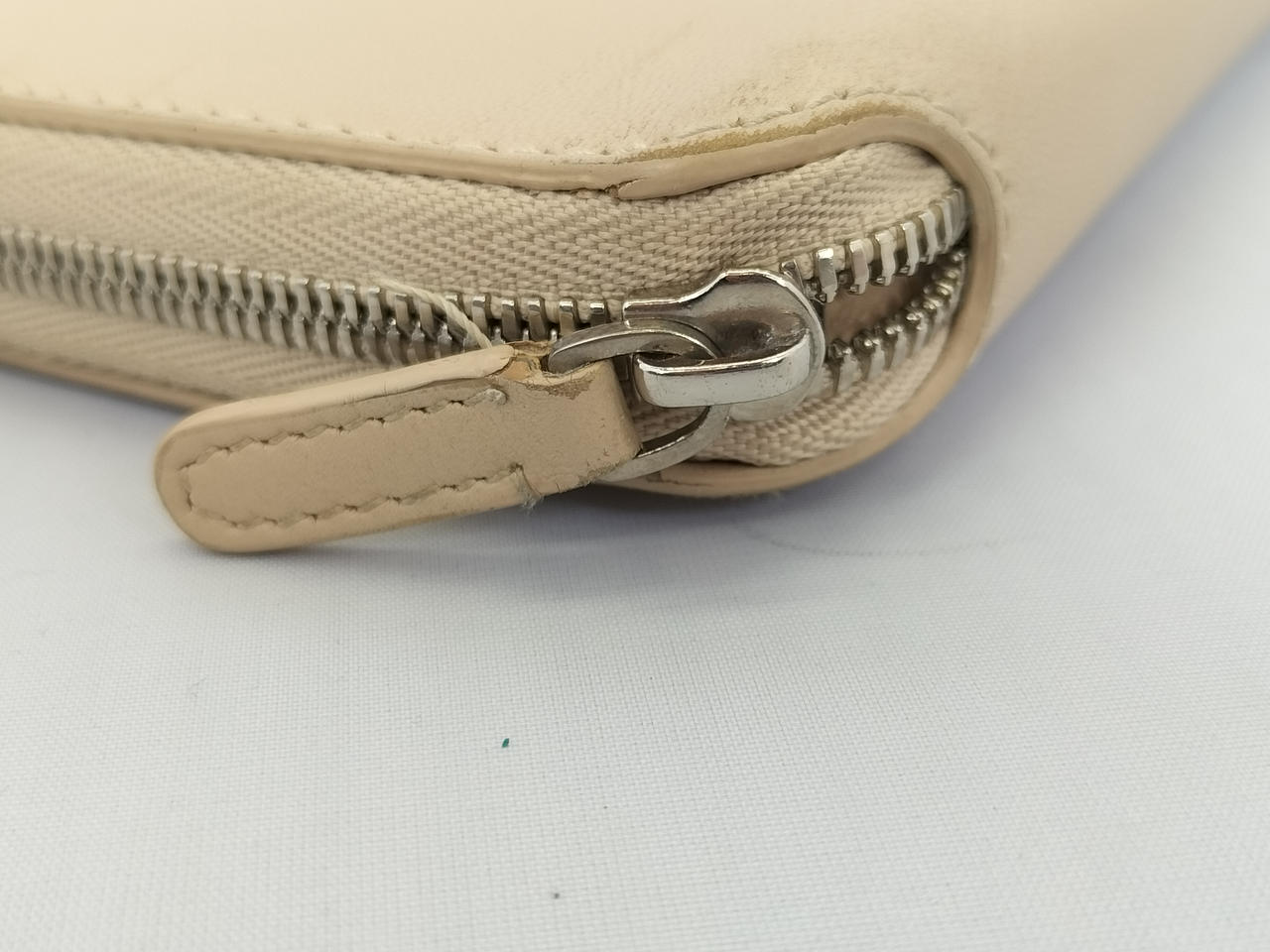 少々割れ部分あり