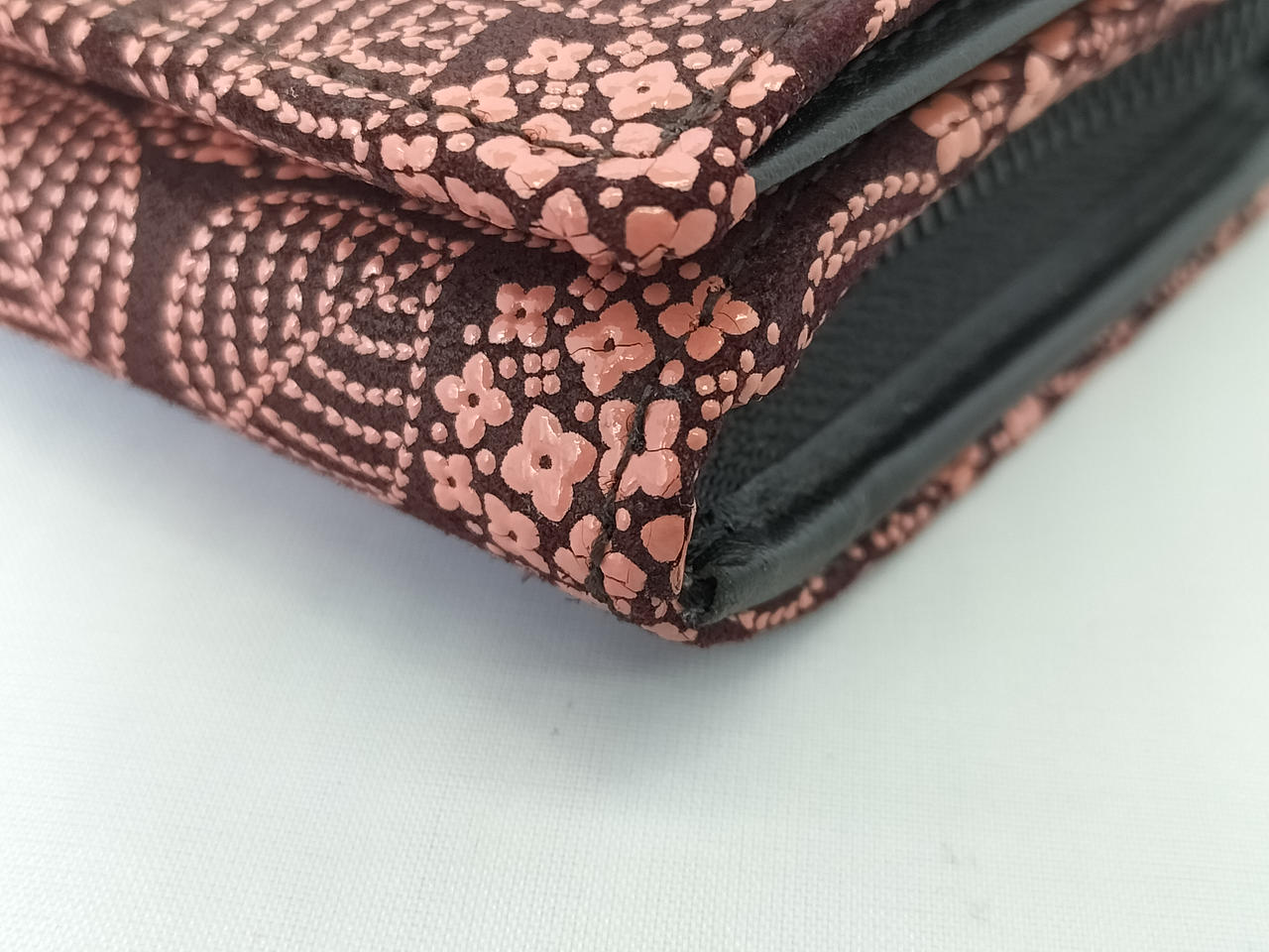 少々模様ヒビあり