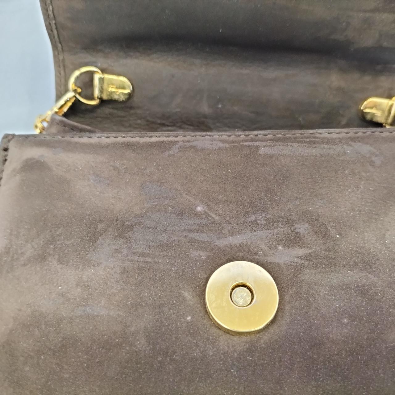 開けるとキズが多いです