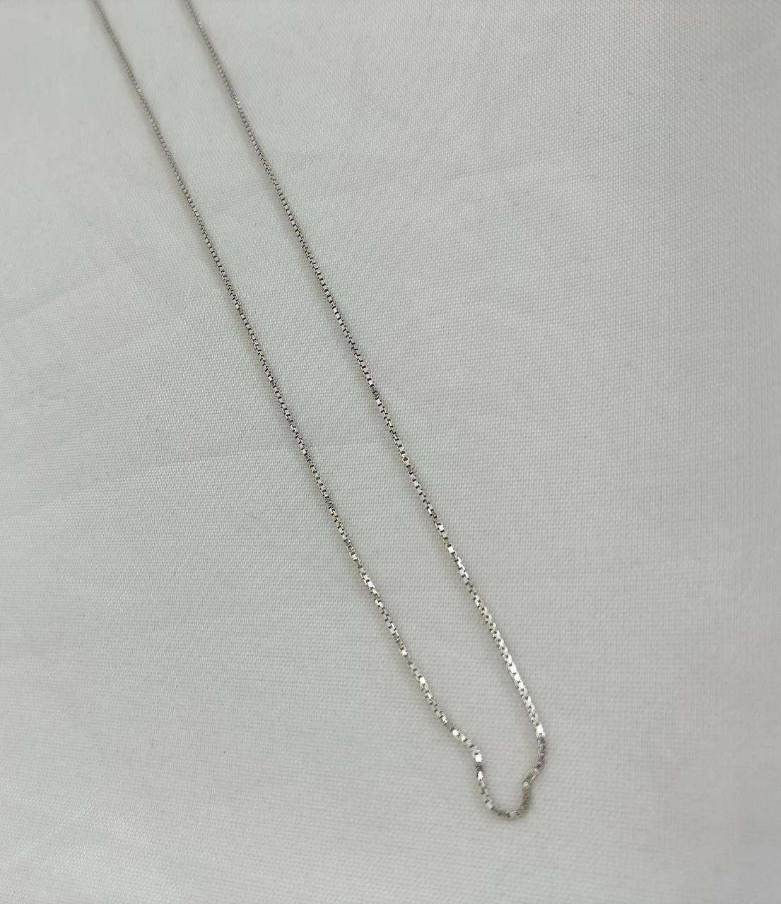 長さ約46cm　重さ2.8g