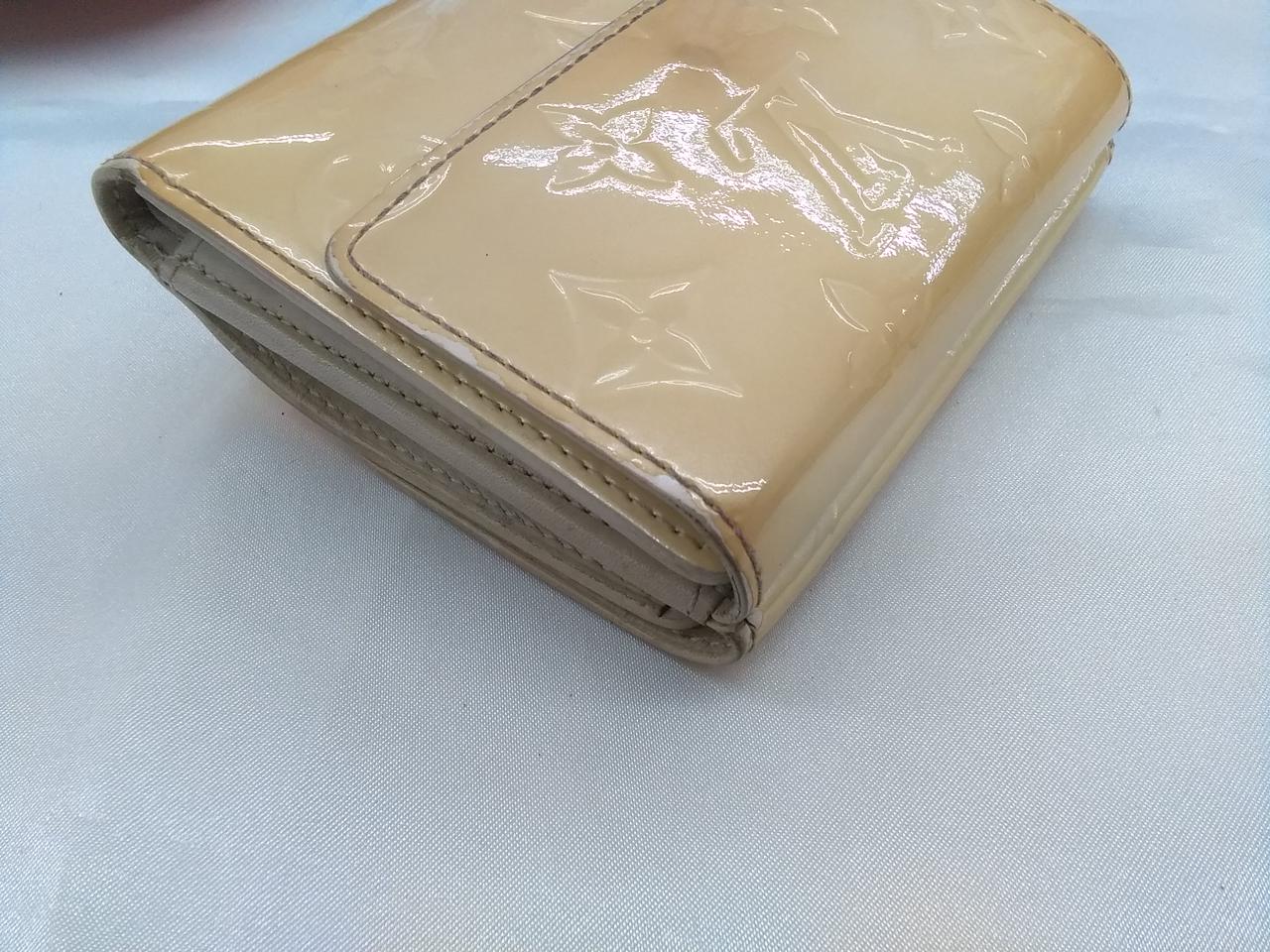 ポルト　モネ　カルト　クレディΩ 保証期間保証なし発送目安1-2日後登録日2021年12月07日特徴・備考箱あり縦約10cm横約11c