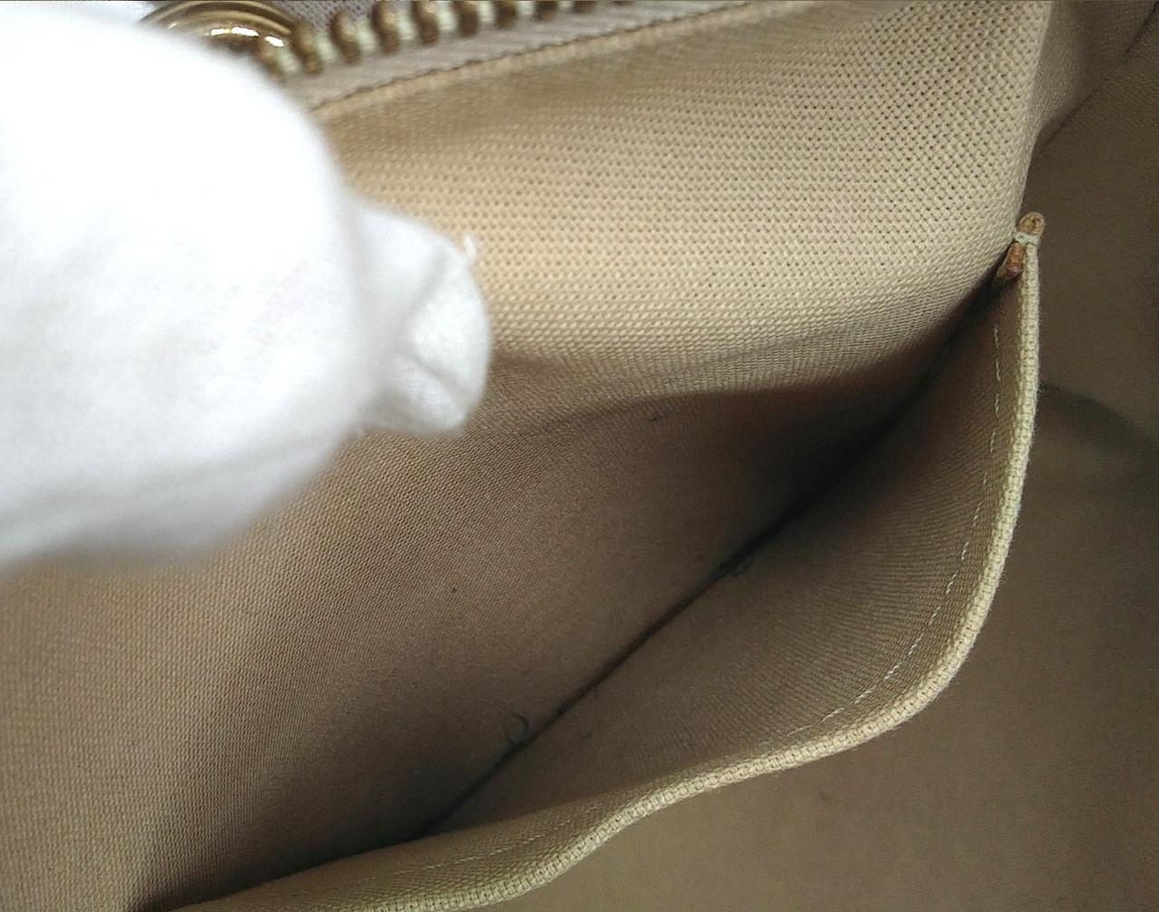 内ポケット汚れペン跡