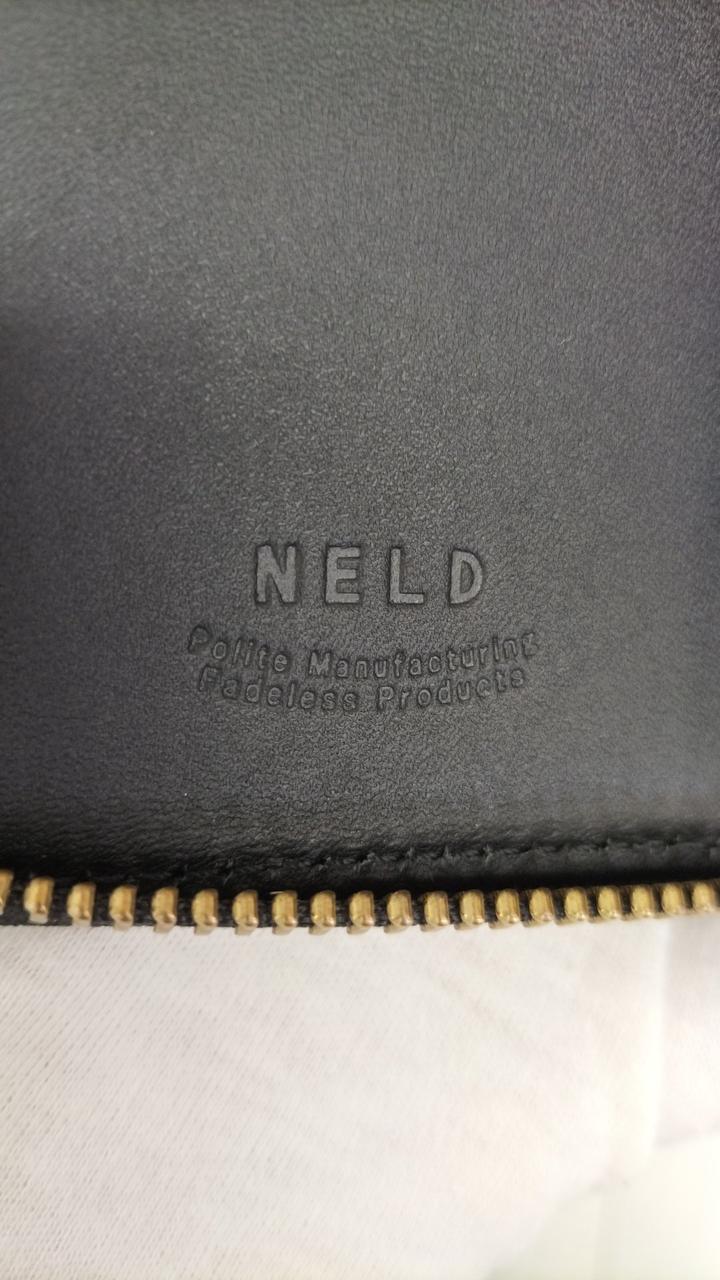 内側ブランドロゴ