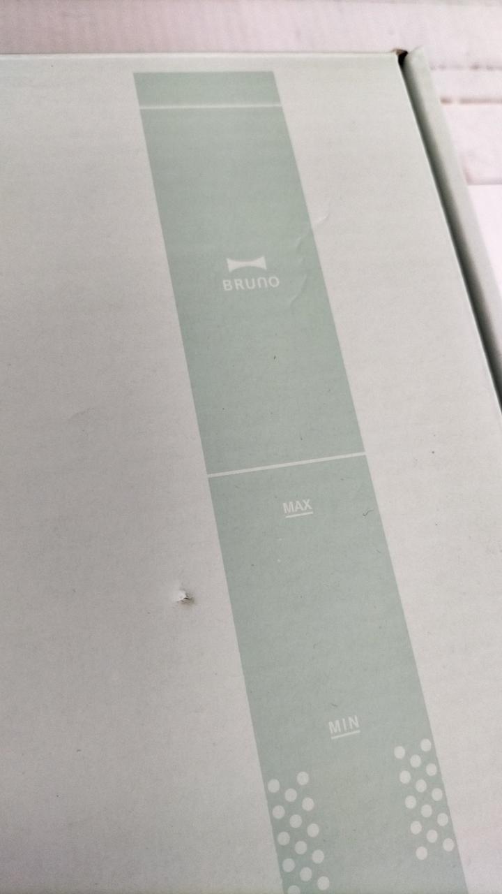 外箱にヘコミ、キズ有