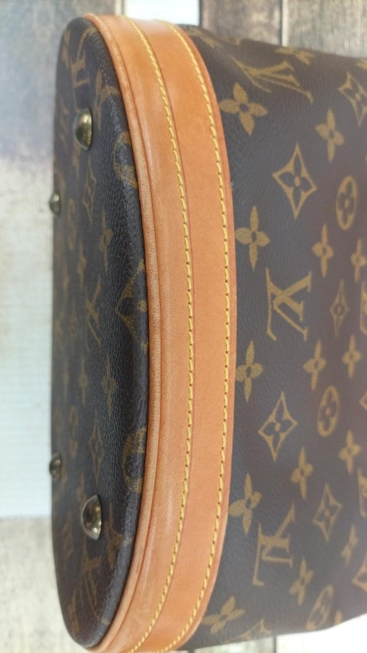 全体的に底面革部分スレ有