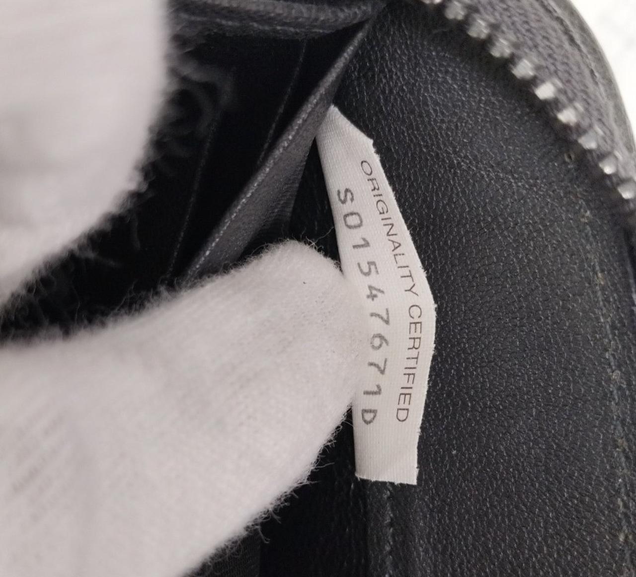 シリアルナンバー