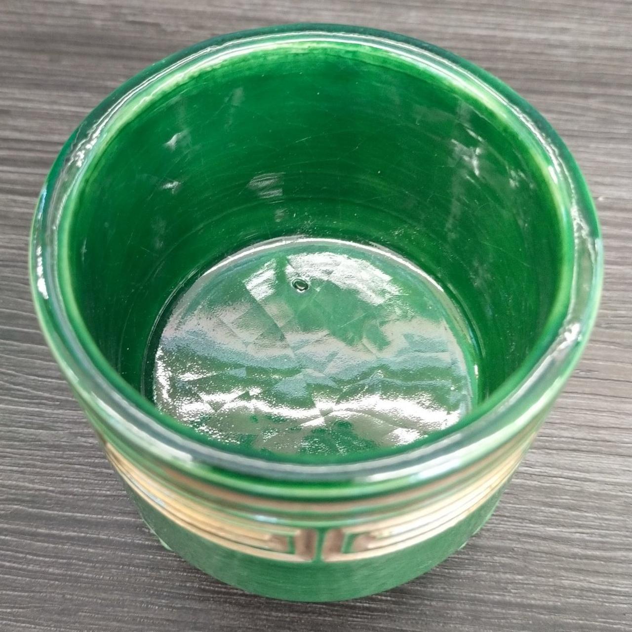 釉のヒビがみられます