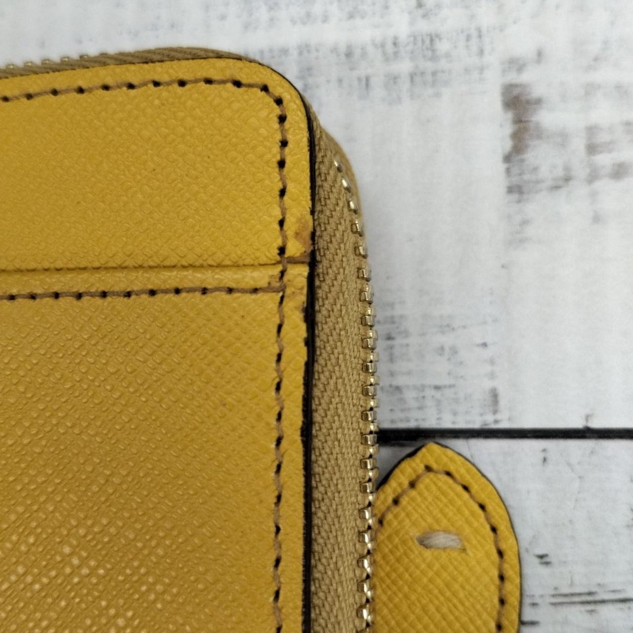 接着剤がはみ出たような箇所あり