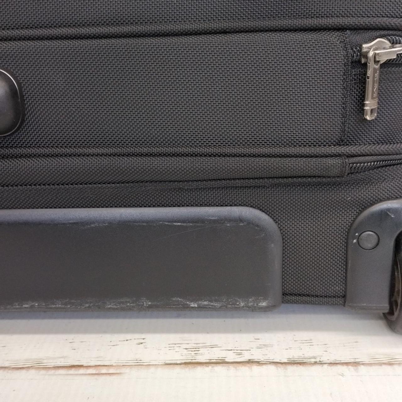 底面にキズ目立ちます