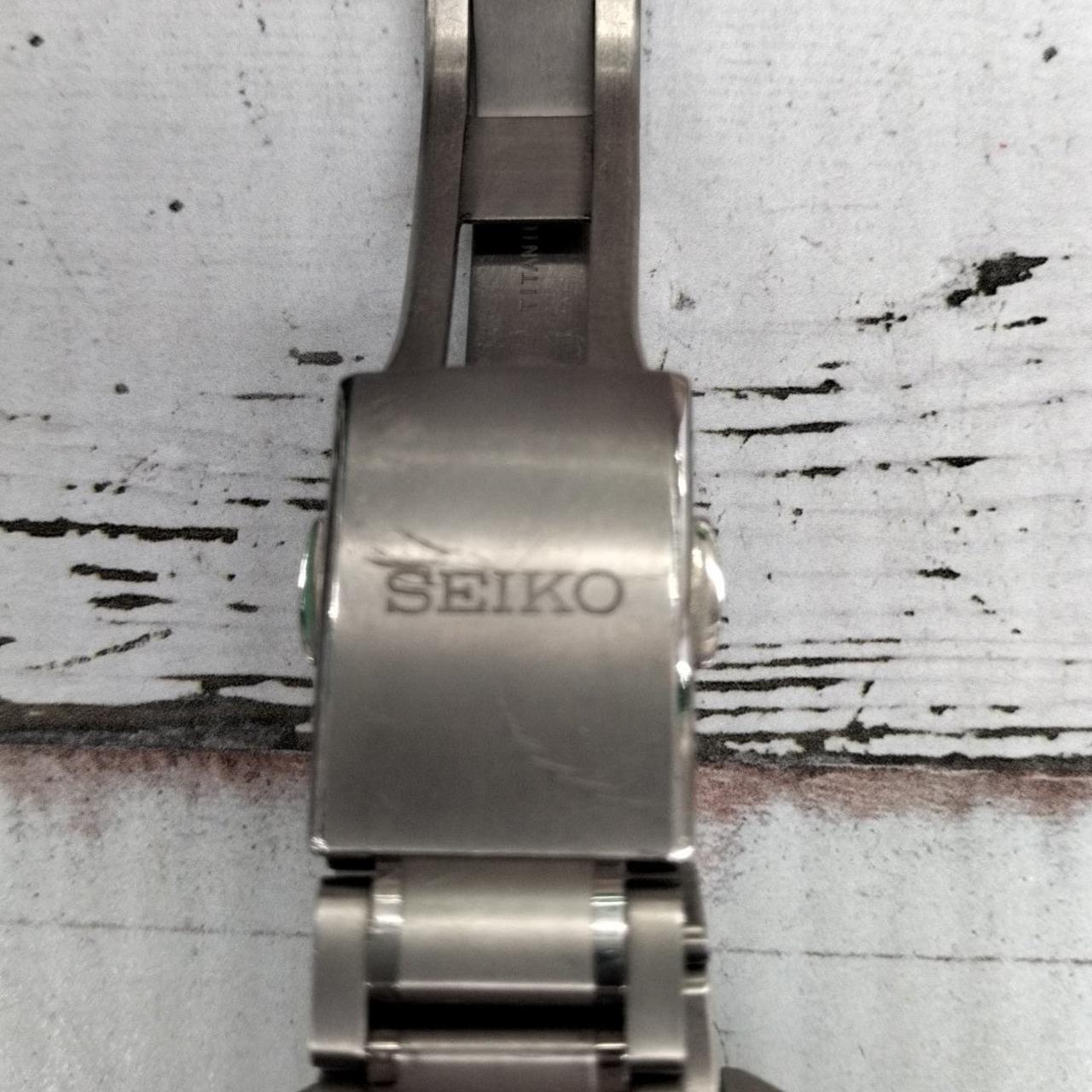 バックルに大きめのキズ