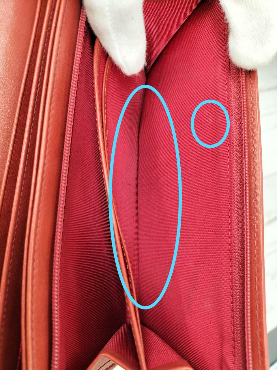 小銭入れ部分全体的に汚れ、白いシミなど有