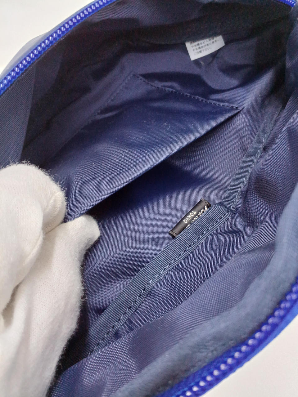 内側はオーブンポケット１つ