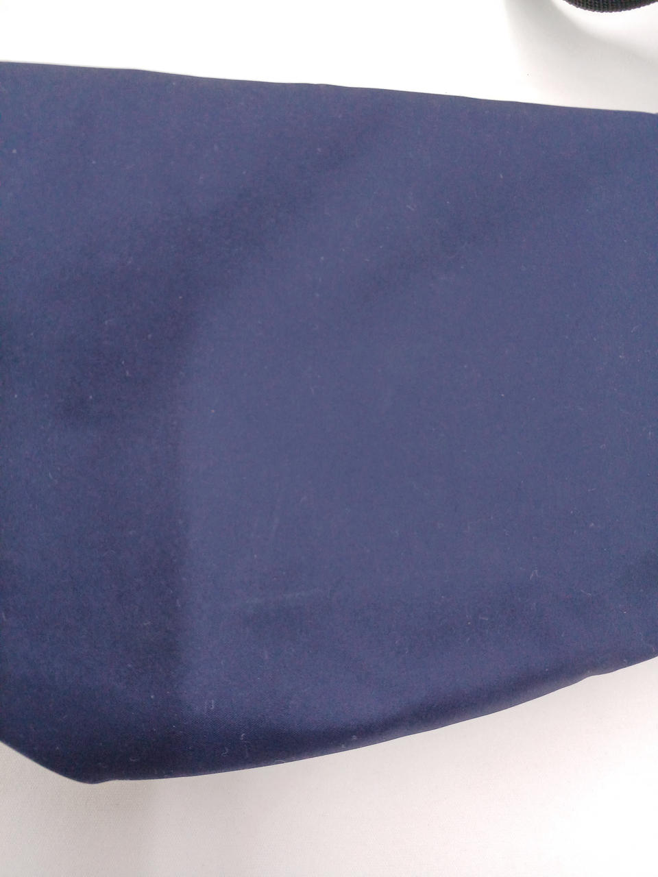 少し擦れがあります。