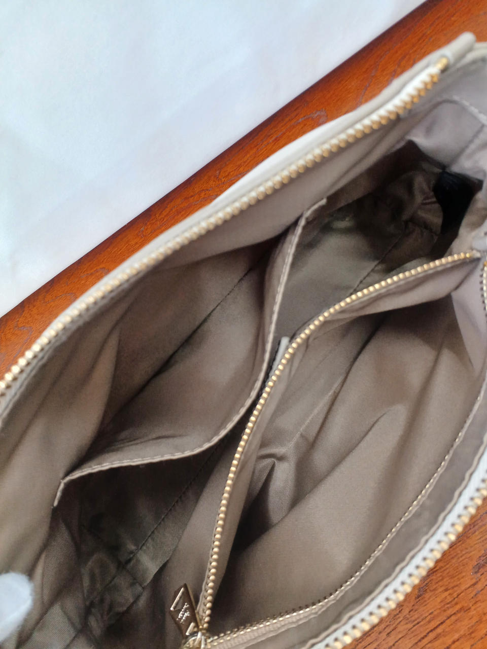 オーブンポケット、ファスナーポケット各１