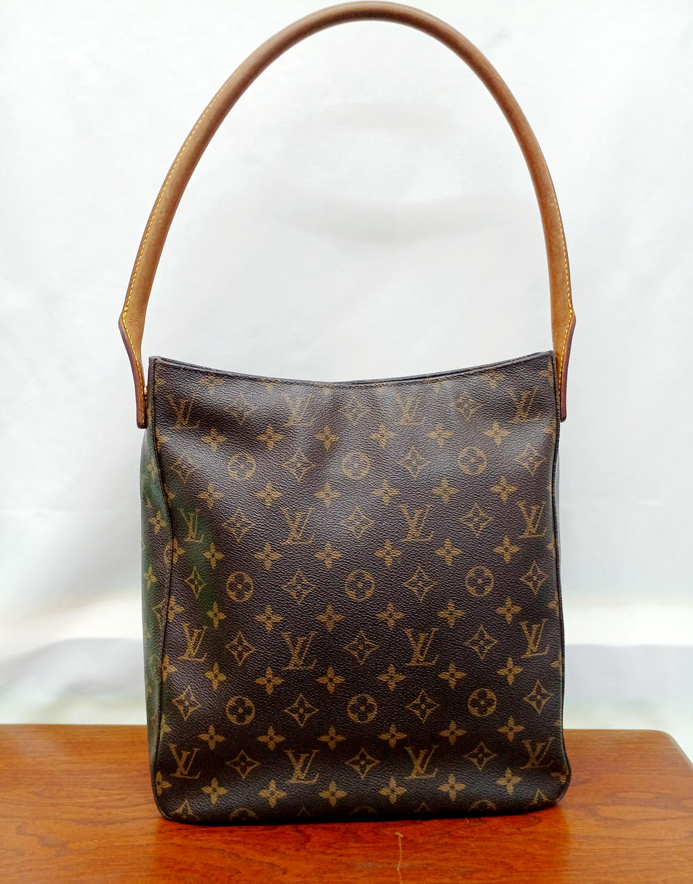 モノグラム総柄ルーピングMMです