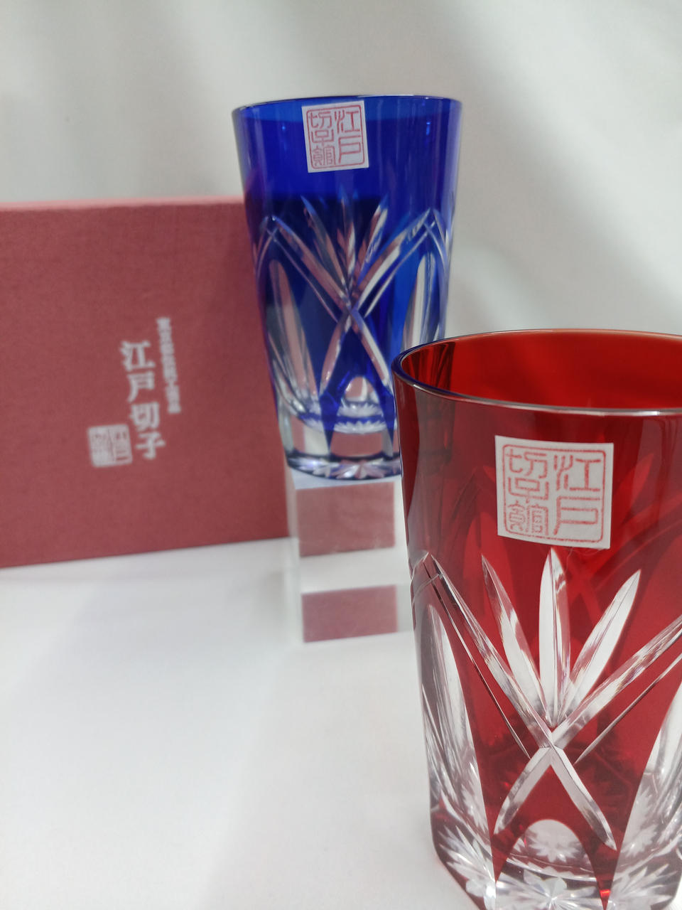 撮影に使用しているホルダーは付属しません