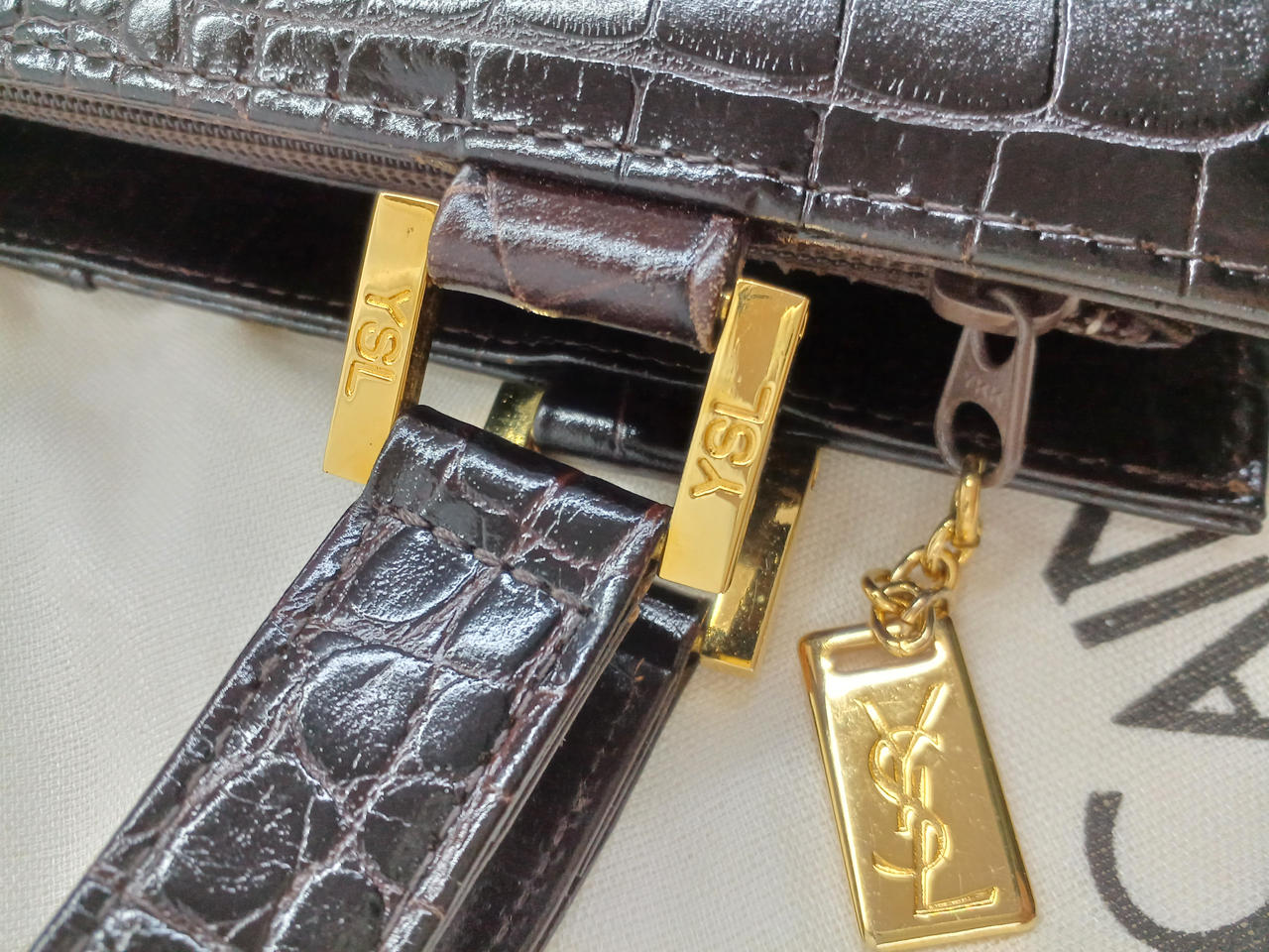 擦り傷があります。