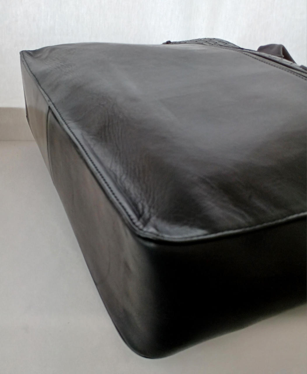 裏面側の下部の型崩れ