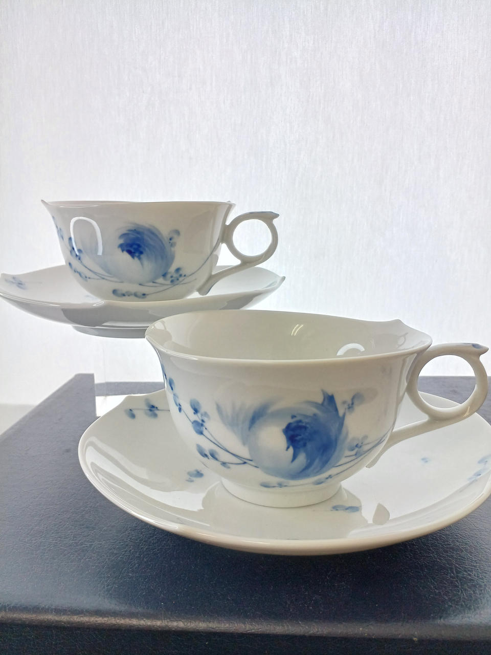 撮影に使用しているホルダーは付属しません