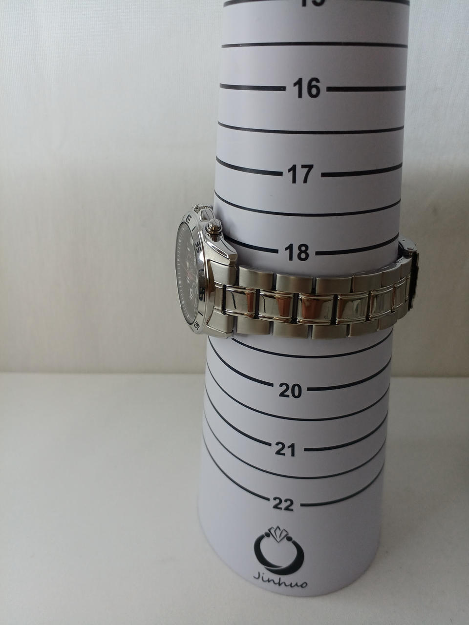 腕まわり約19cm