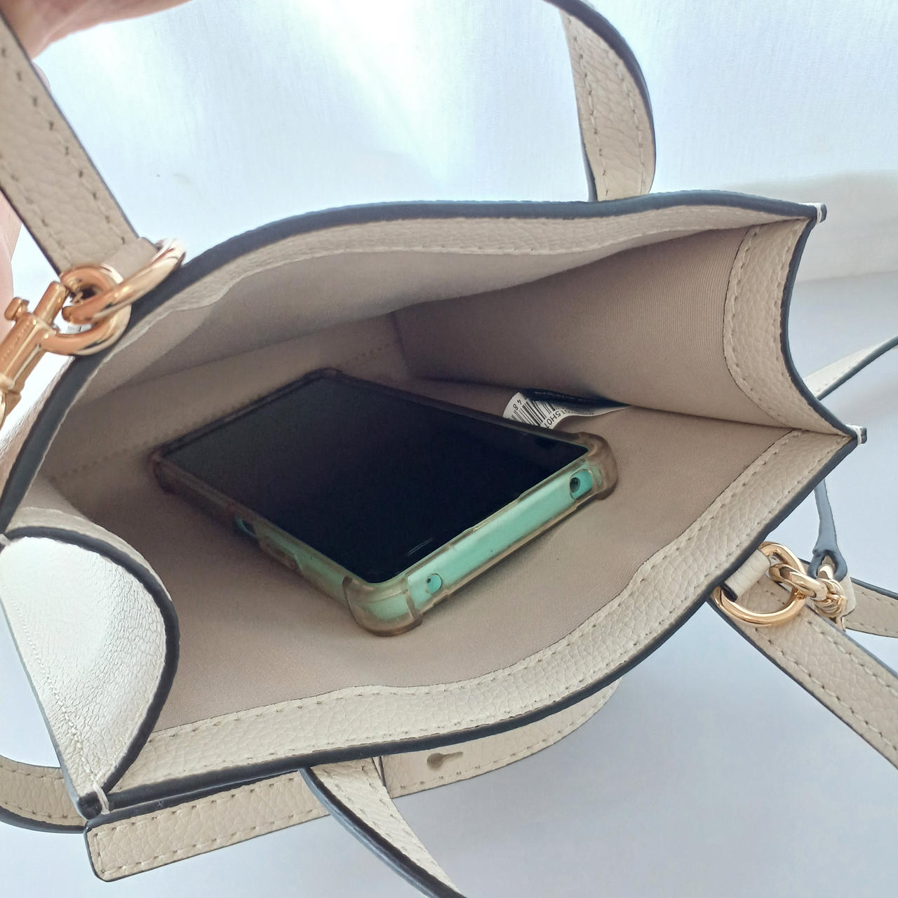 スマホや小物、ミニマムなお出かけに♪