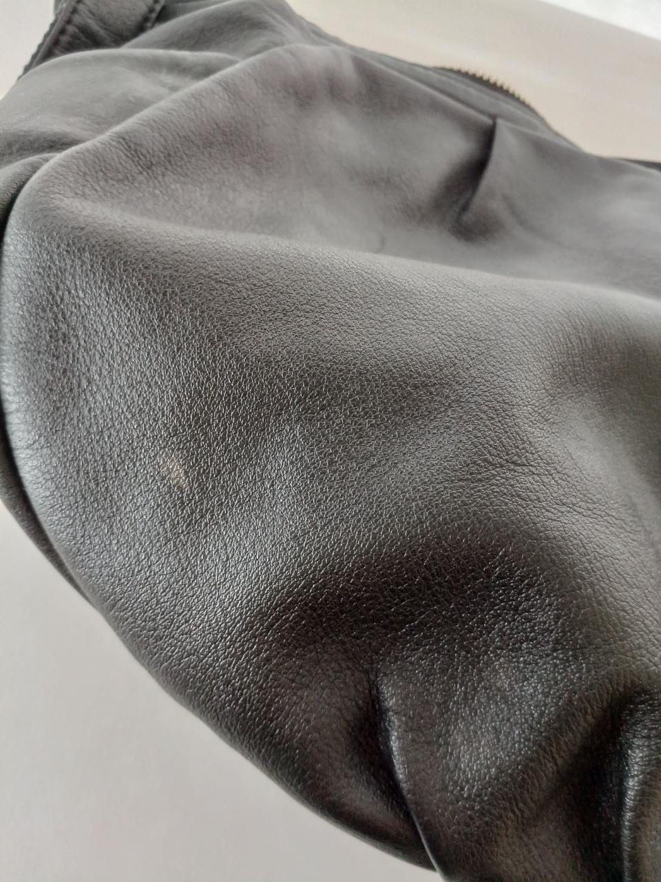 保管などの際についた感じの擦り傷あり