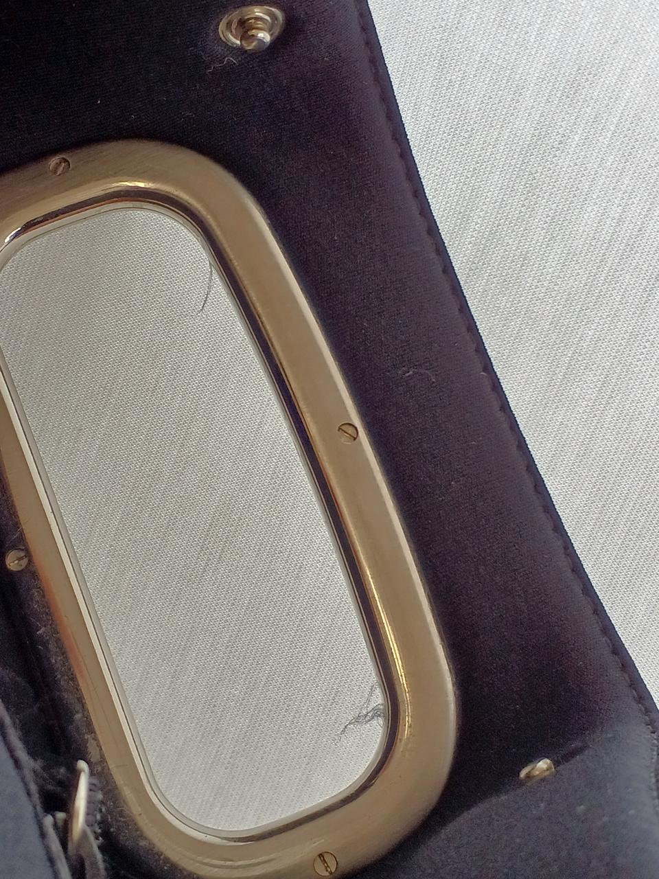 細かな糸がでています