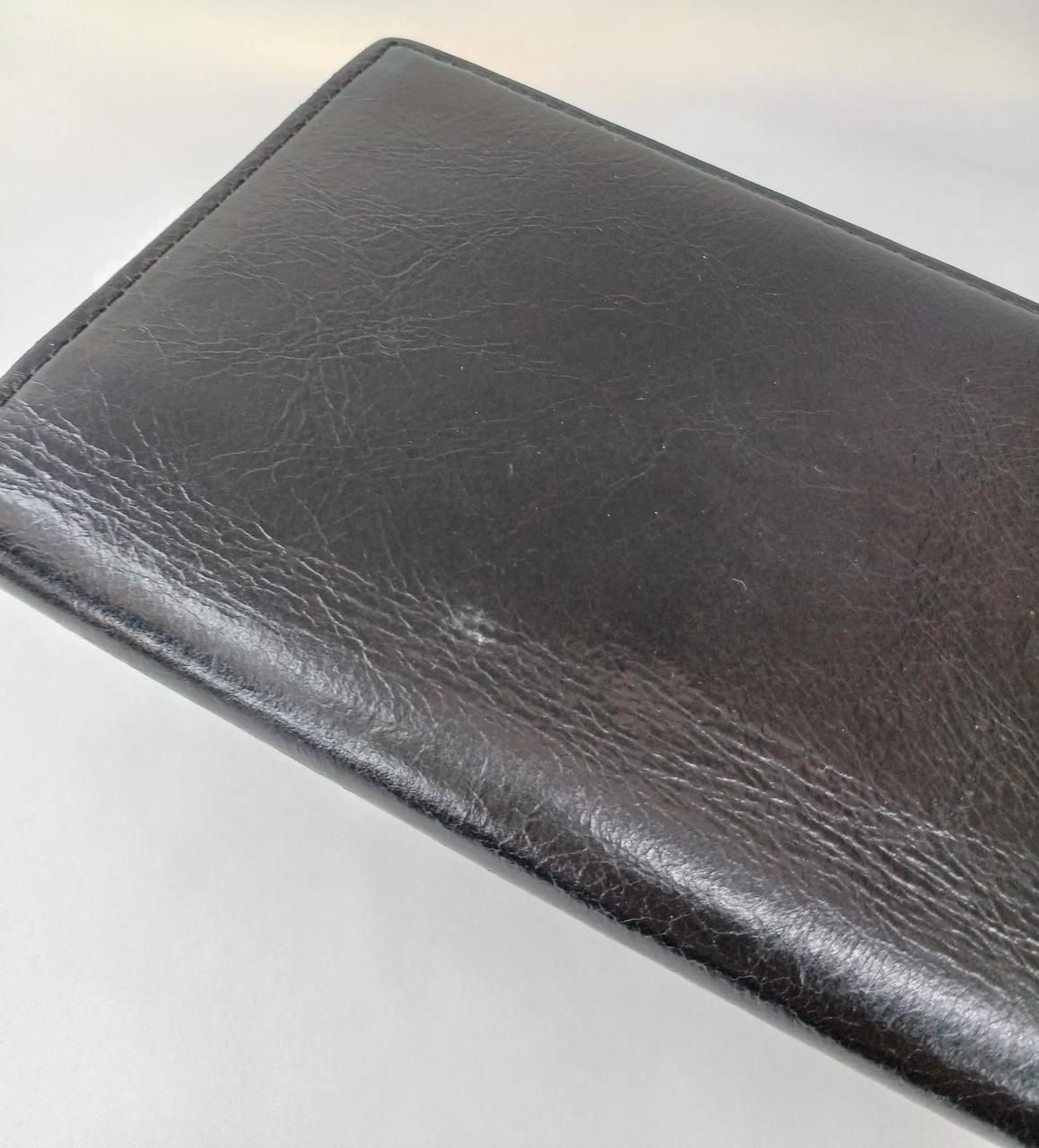 白い汚れの様な箇所があります