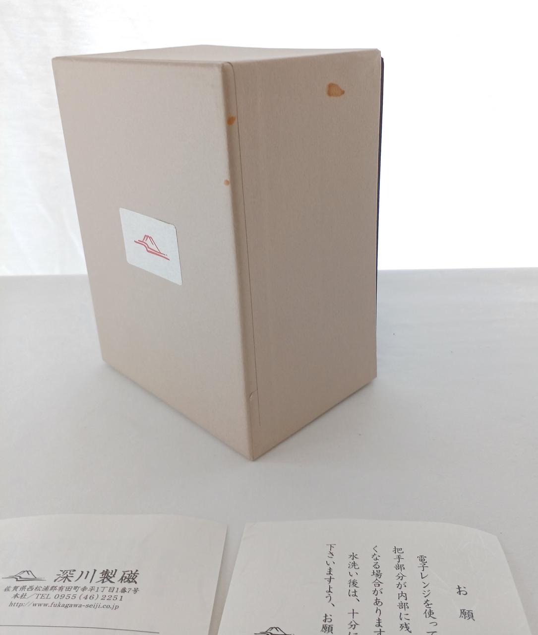 箱には保管時についた汚れ、ダメージあり