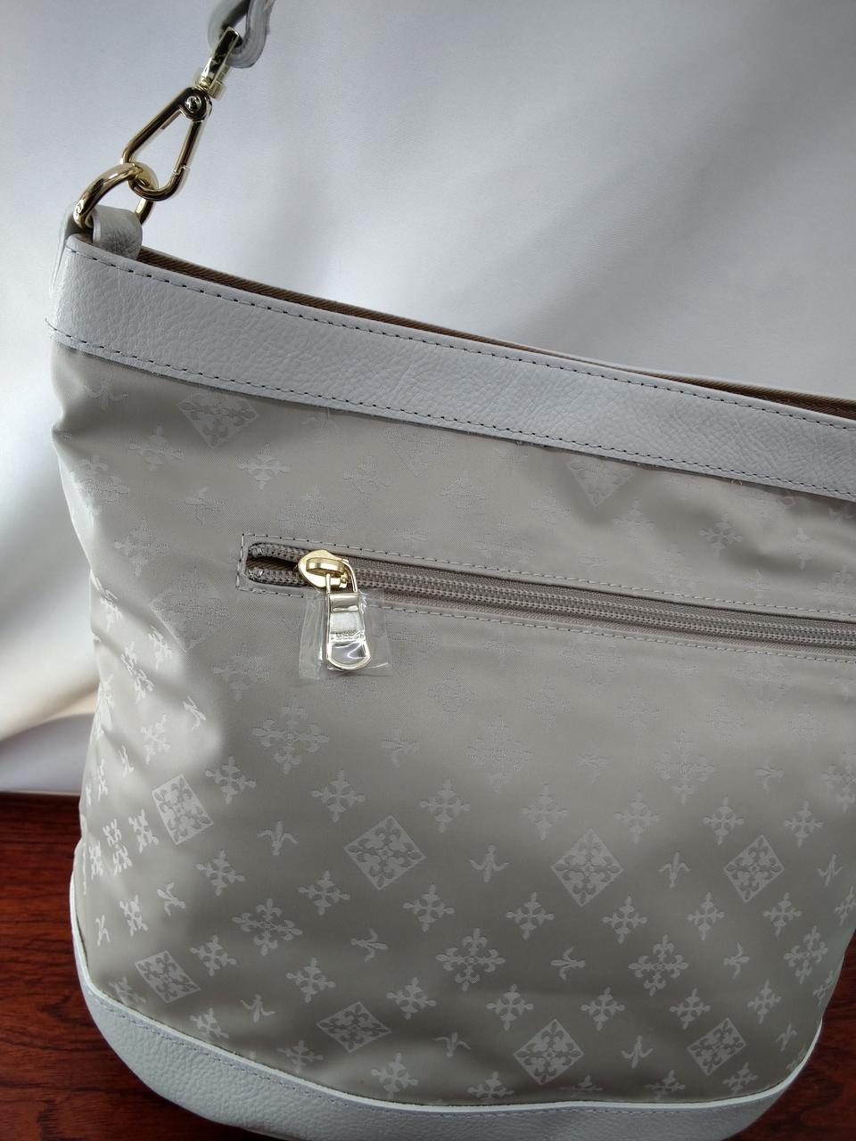 保護フィルム付きです